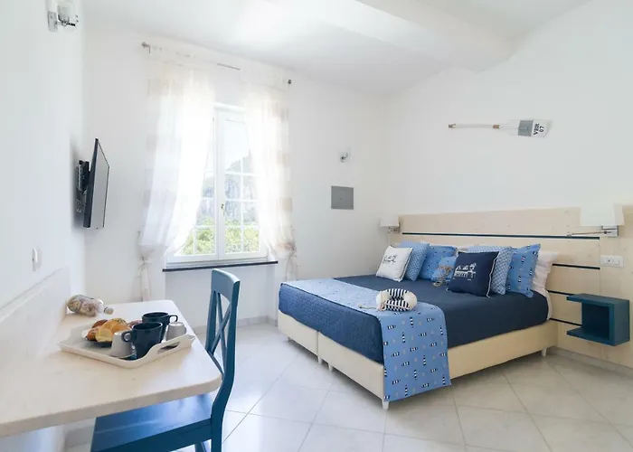 Aquamarine Relaxing Capri Suites